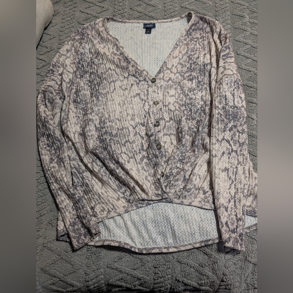 Daytrip Gray and Cream Button-Down Shirt